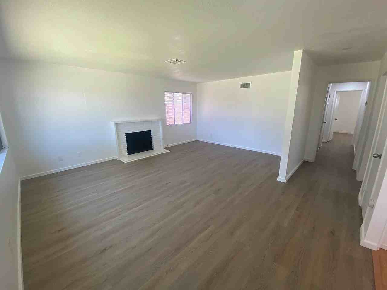 3871 N Golden Ave - Photo 5 of 20