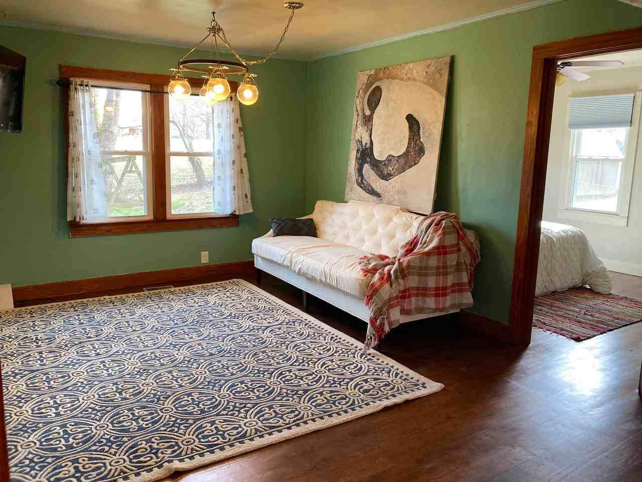 100 Meadow St - Photo 5 of 10