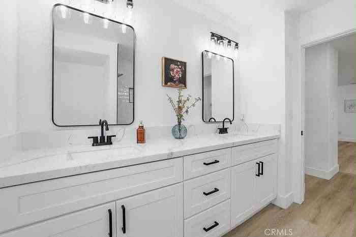 7625 Windsor Ave - Photo 4 of 21