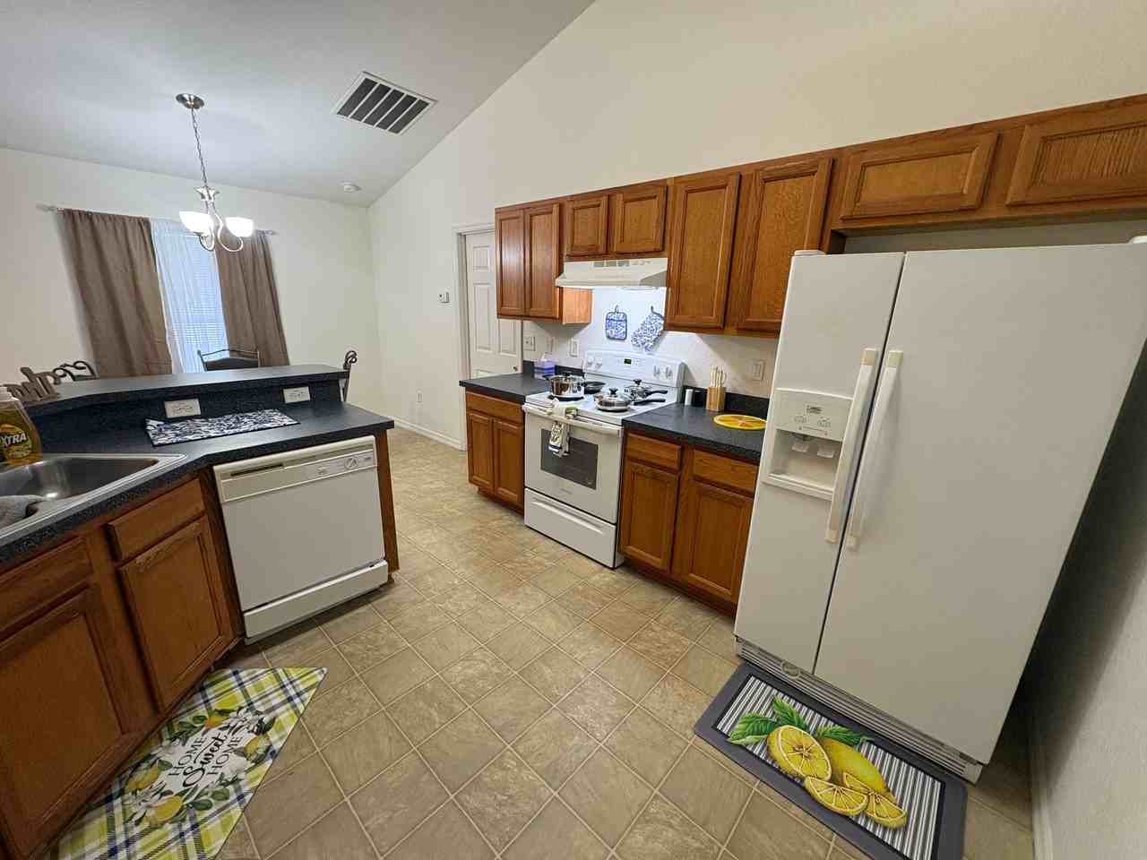 68 Walnut Crse #1B - Photo 4 of 9