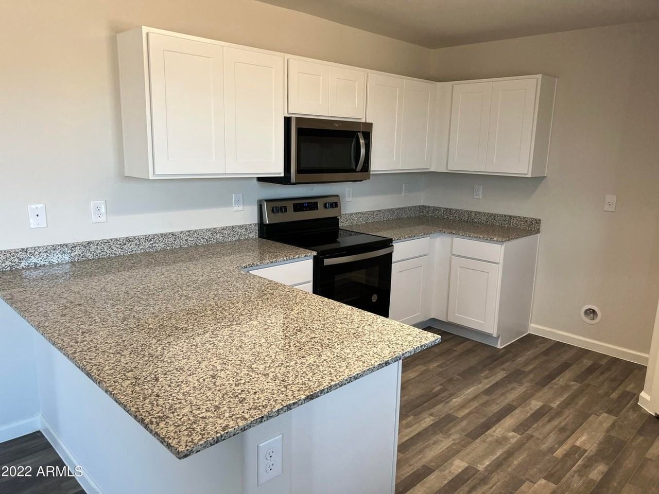 241 S Apache Ave - Photo 2 of 11