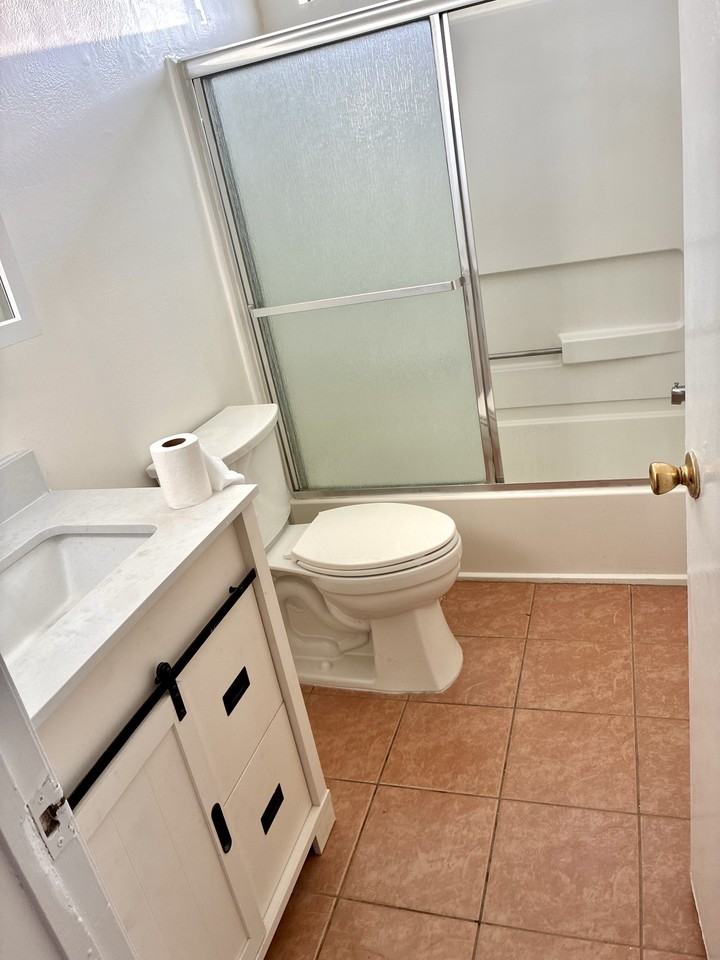 1821 W 146th St #A - Photo 2 of 6
