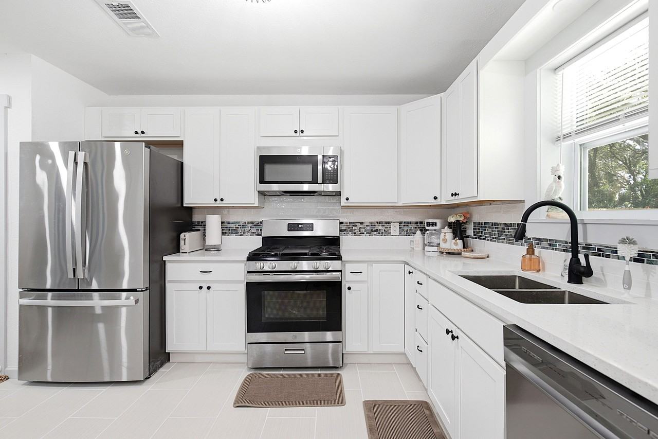 125 3rd Ave Sw #NA - Photo 5 of 21