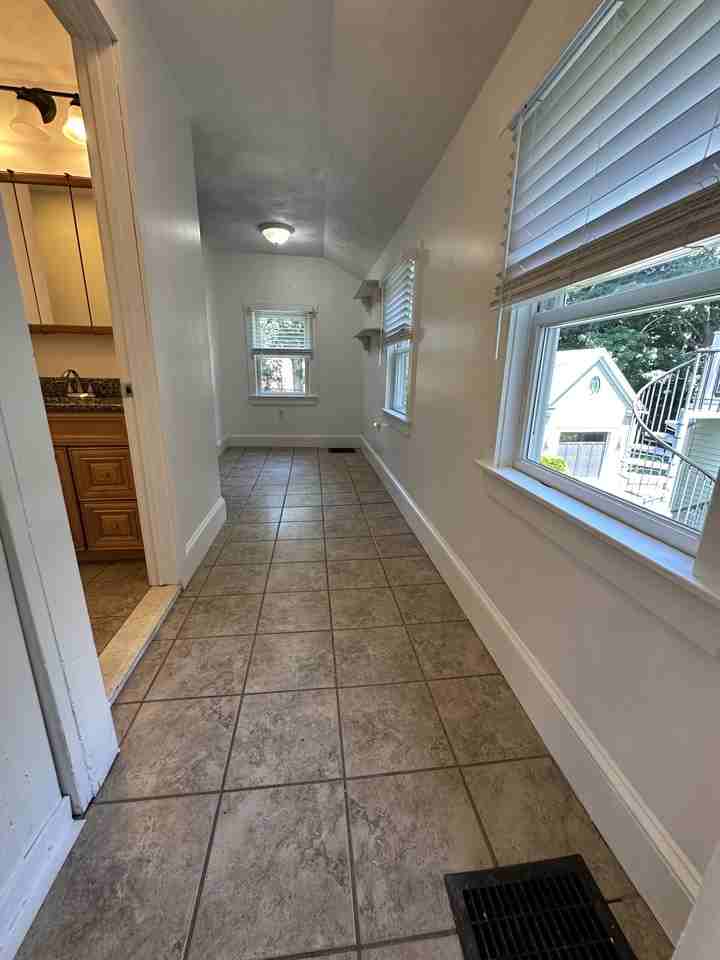 25 Lafayette St #2 - Photo 4 of 12