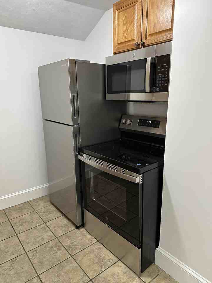 25 Lafayette St #2 - Photo 7 of 12