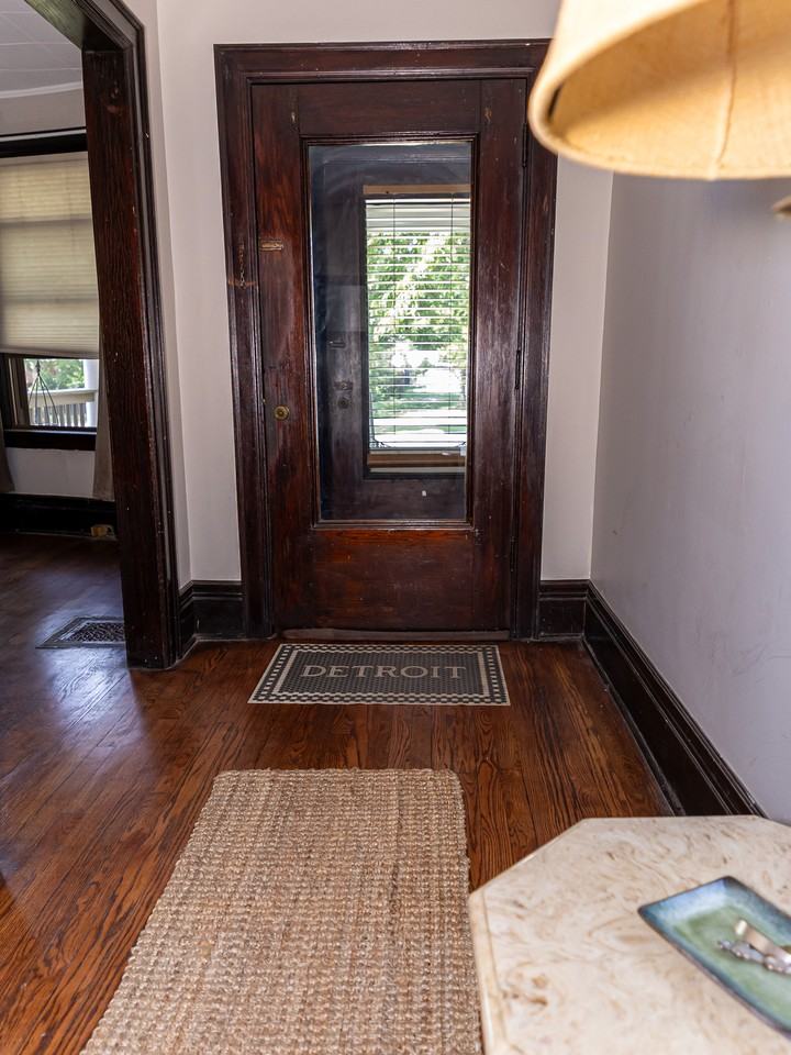 262 W Grand Blvd #2 - Photo 6 of 50