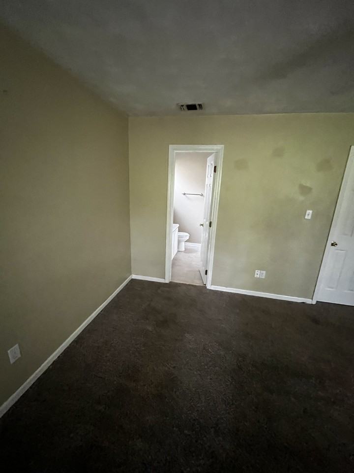 7114 Towner Trce - Photo 3 of 10