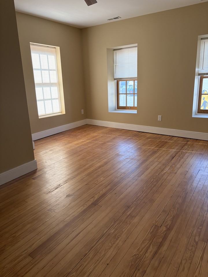 300 E Main St #NA - Photo 5 of 9