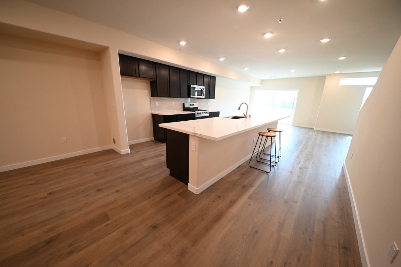 2373 Tecumseh Way #20 - Photo 5 of 32