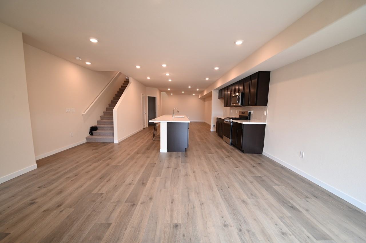 2373 Tecumseh Way #20 - Photo 6 of 32
