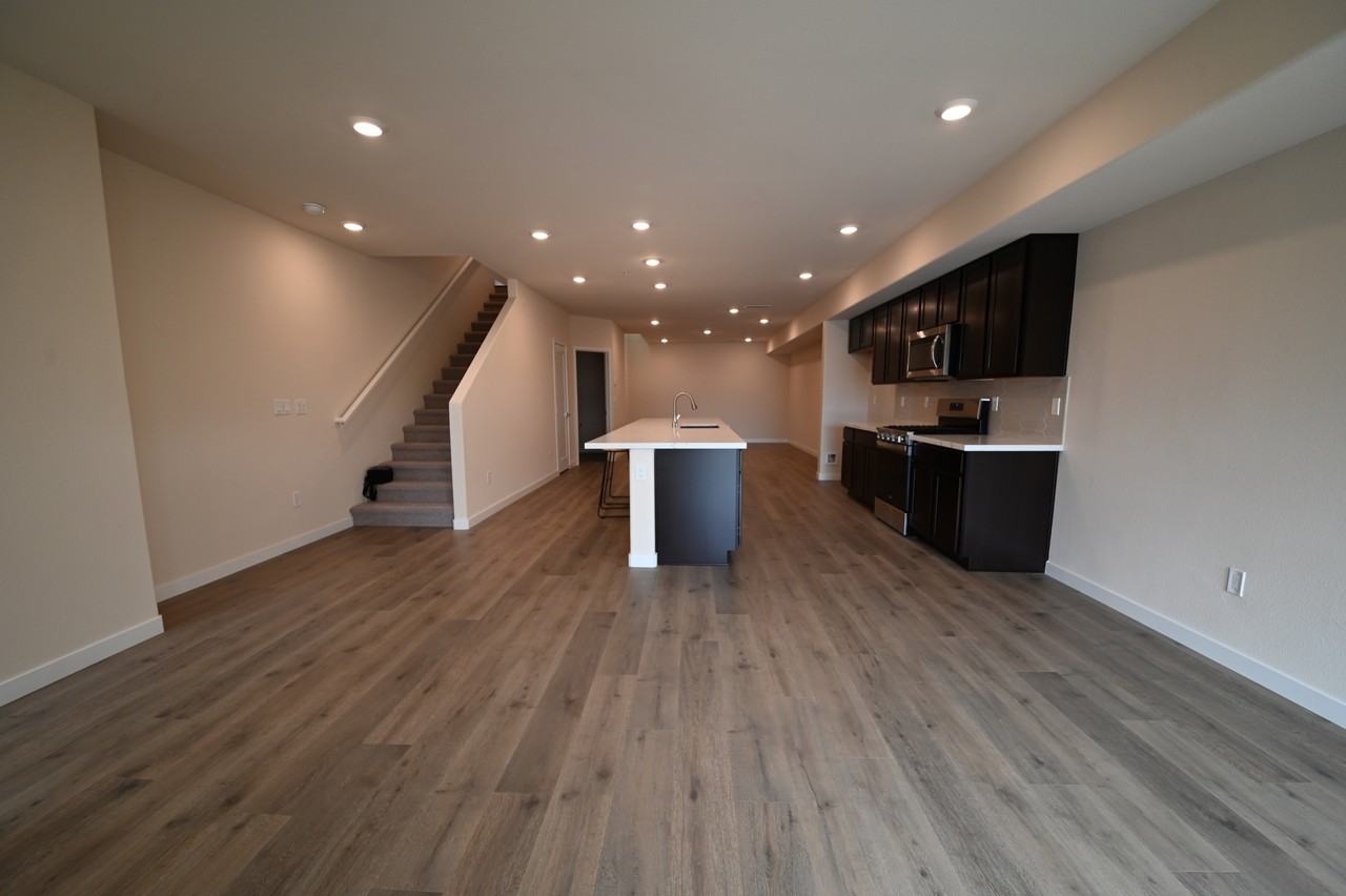 2373 Tecumseh Way #20 - Photo 7 of 32
