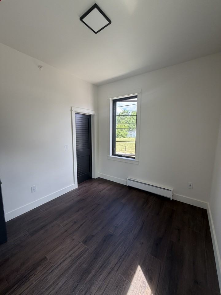 112 Burt St #1 - Photo 2 of 6