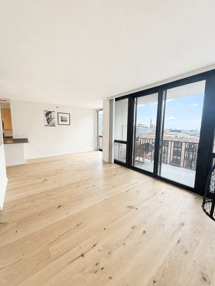 210 S Desplaines St #1006 - Photo 3 of 13