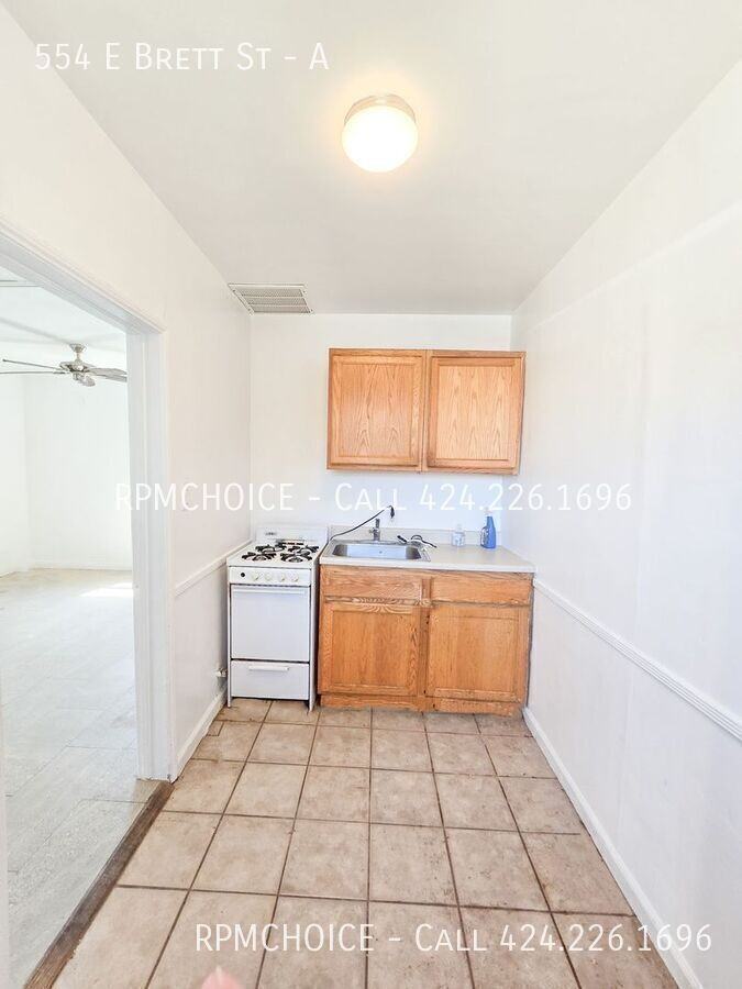 554 E Brett St #A - Photo 4 of 13