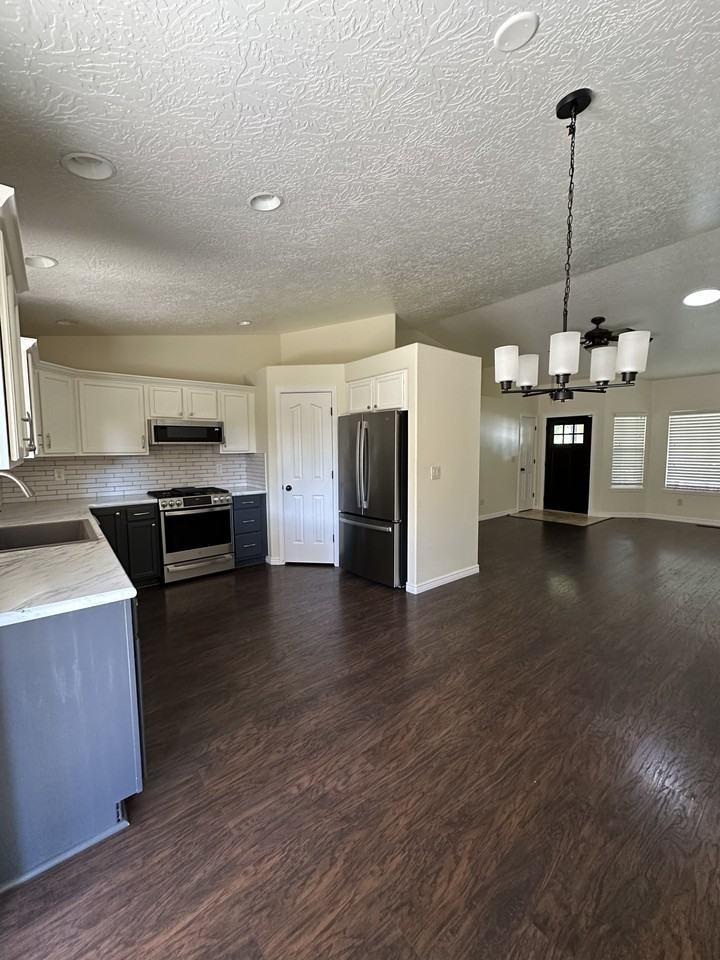 8378 W Pamela St #NA - Photo 7 of 21