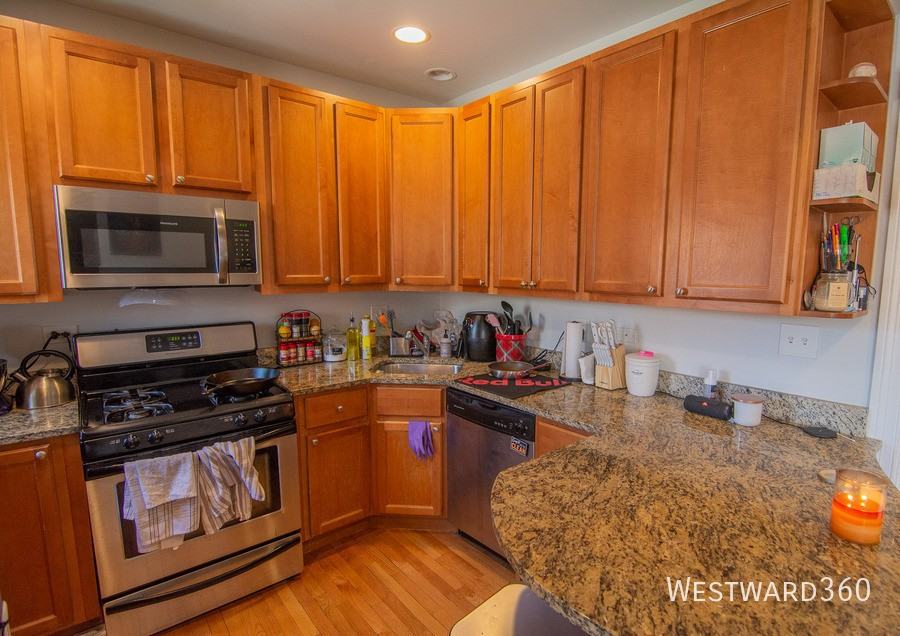 2748 N Kostner Ave #3
