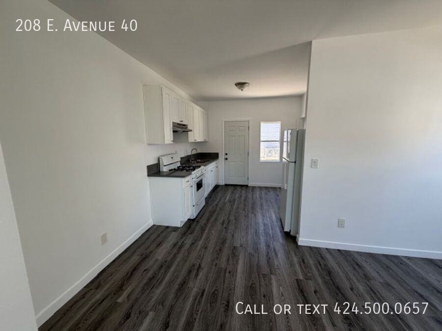 208 E Avenue 40 - Photo 4 of 10