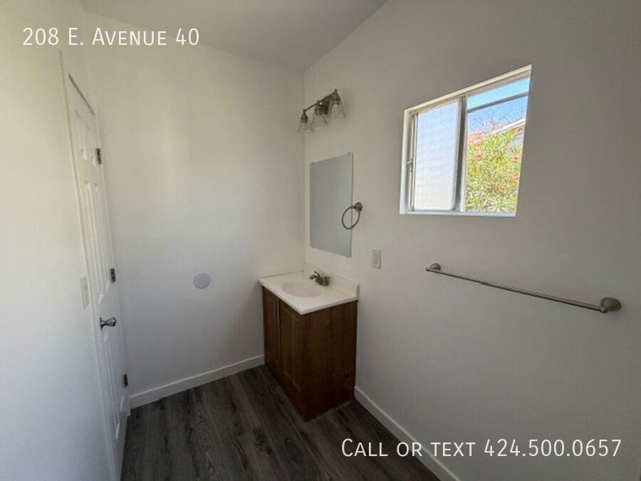 208 E Avenue 40 - Photo 6 of 10