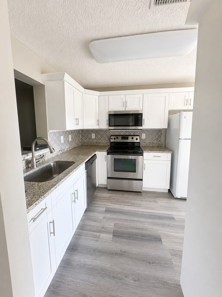 3174 Beecher Dr E #C - Photo 4 of 30