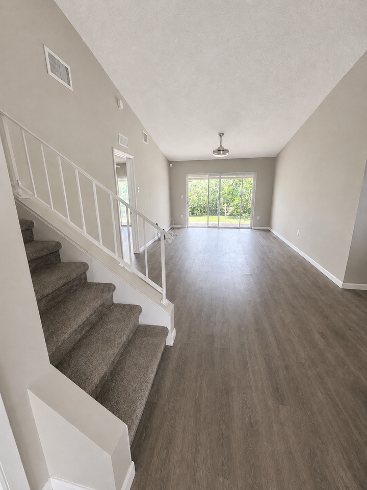 3174 Beecher Dr E #C - Photo 7 of 30