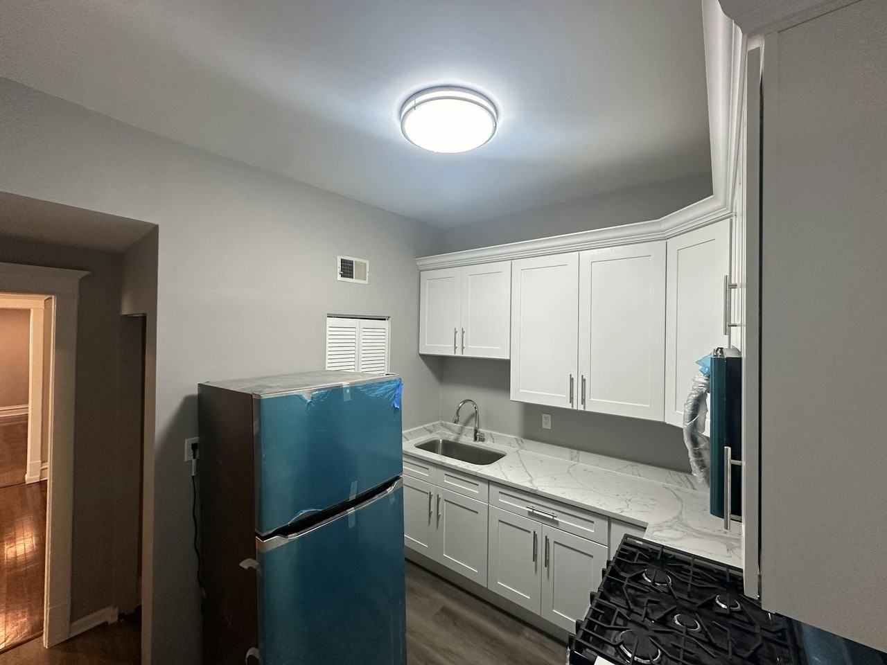 6112 South Ingleside Avenue, Unit 3N - Photo 6 of 15