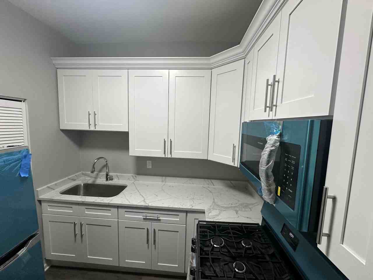 6112 South Ingleside Avenue, Unit 3N - Photo 7 of 15