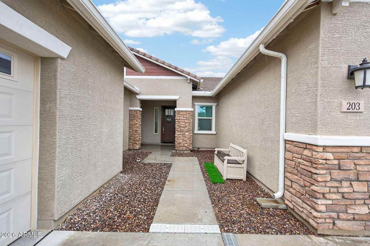 203 E Birchwood Pl - Photo 3 of 42