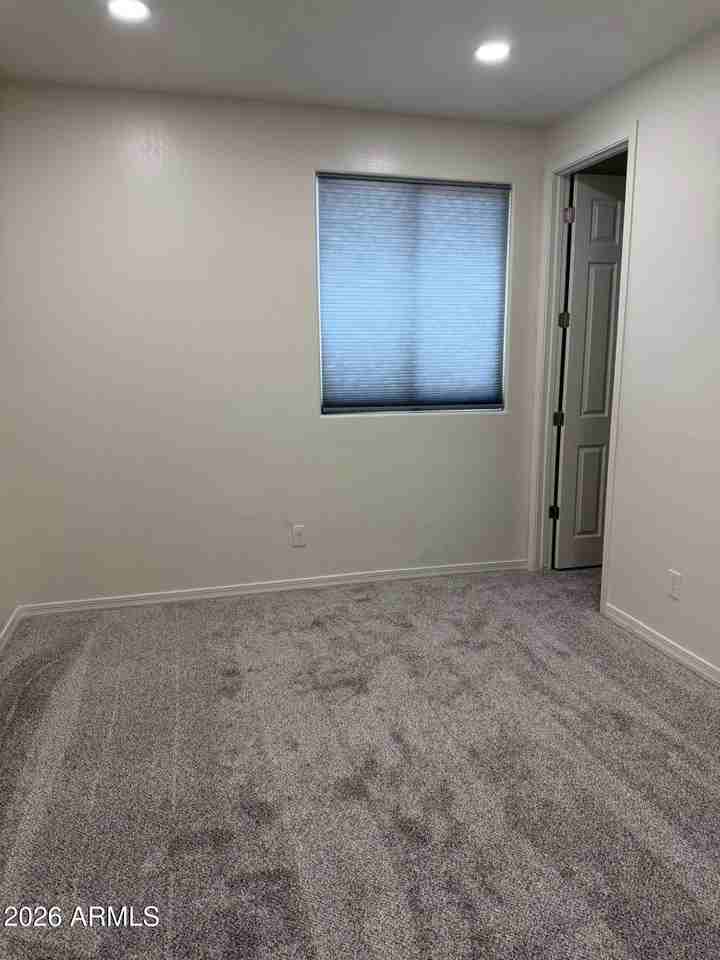 2043 E Lantana Dr - Photo 2 of 17
