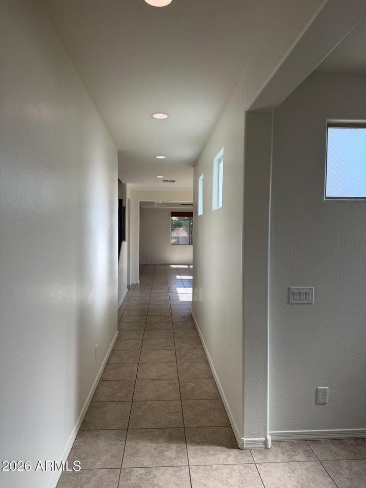 2043 E Lantana Dr - Photo 6 of 17