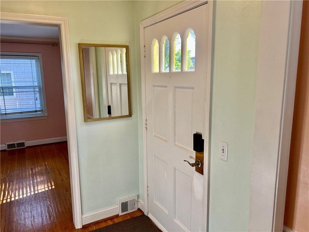 1161 Winton Rd S - Photo 2 of 31