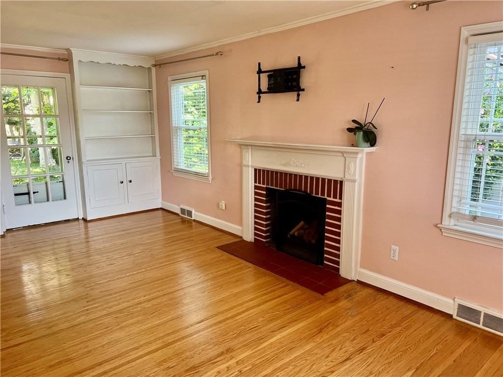 1161 Winton Rd S - Photo 4 of 31