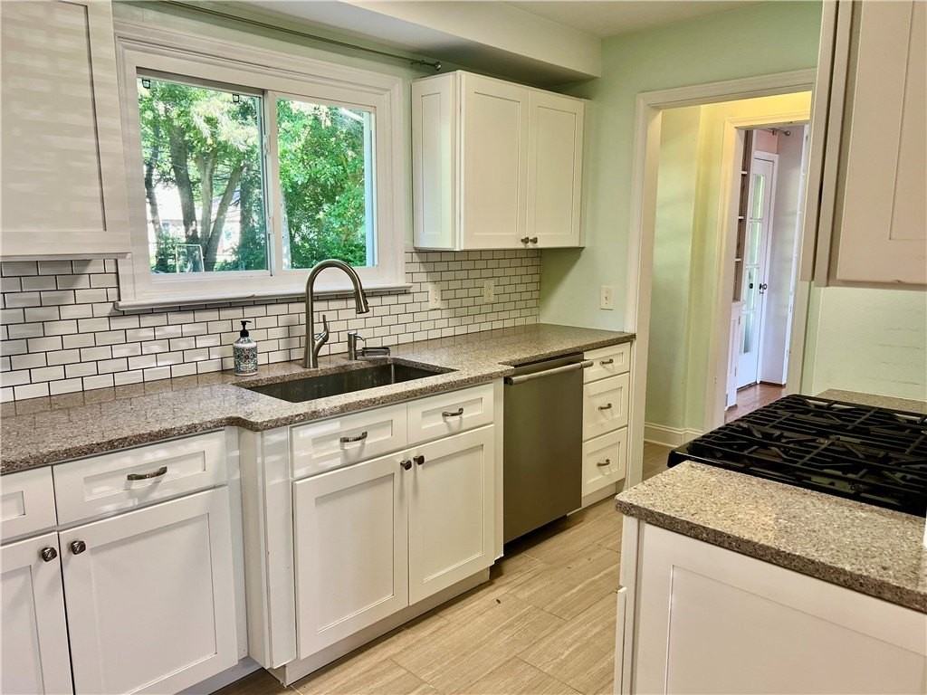 1161 Winton Rd S - Photo 5 of 31