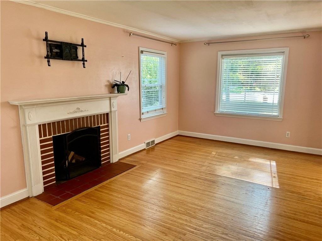 1161 Winton Rd S - Photo 7 of 31