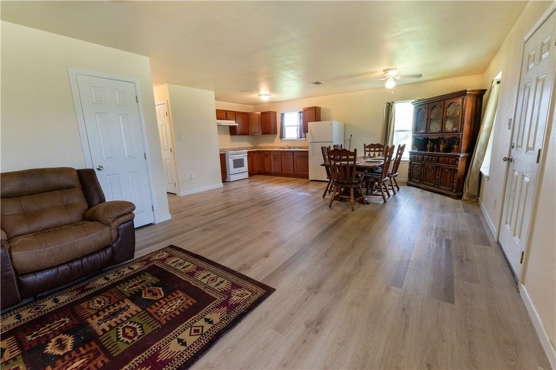 104 Commerce St - Photo 3 of 8