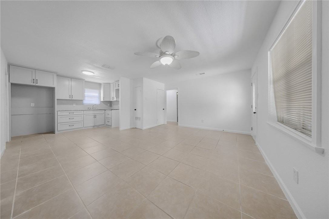 1814 Loritte Dr - Photo 3 of 13