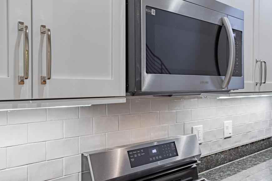 2100 Greenwood St - Photo 4 of 10