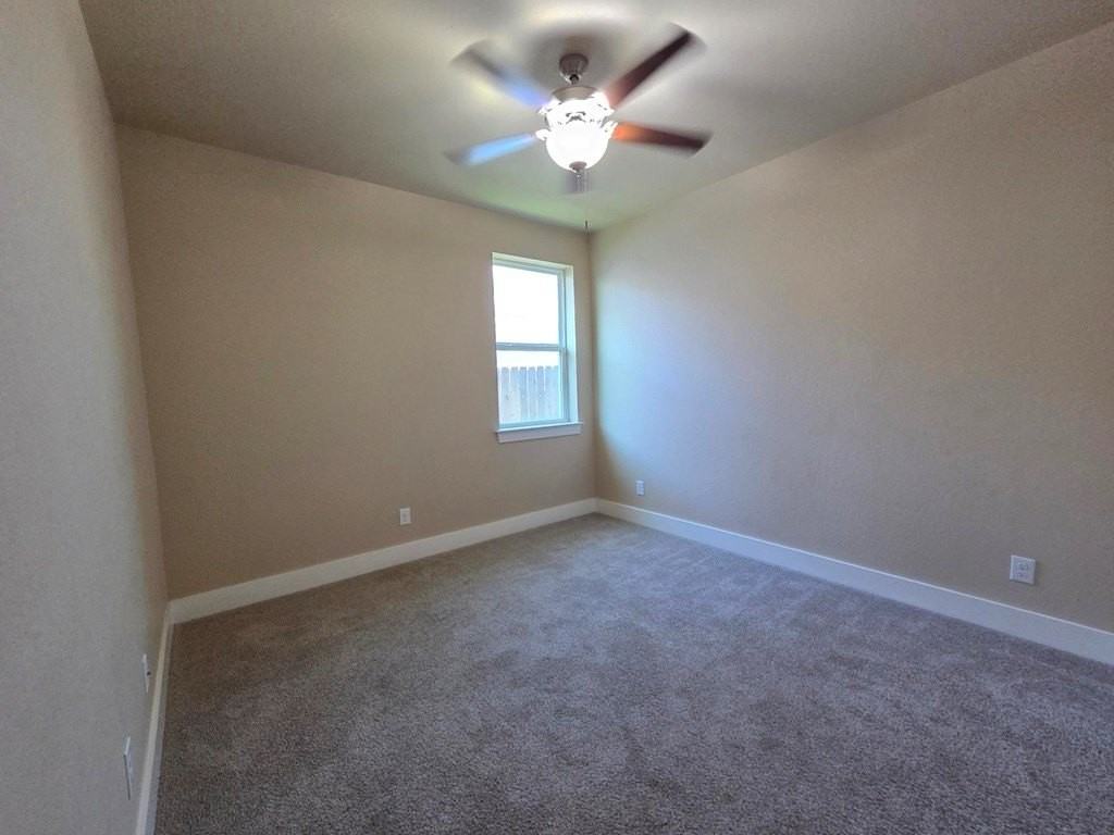227 Dudley Way - Photo 7 of 26