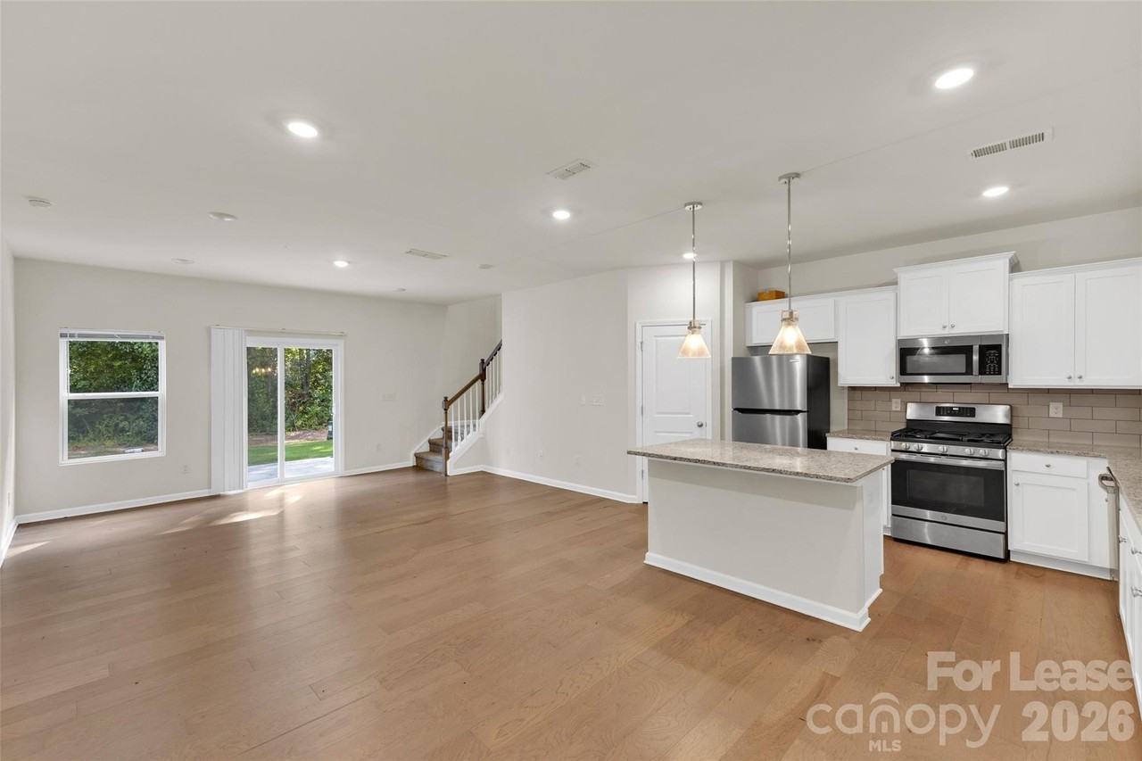 260 Abington St - Photo 3 of 27