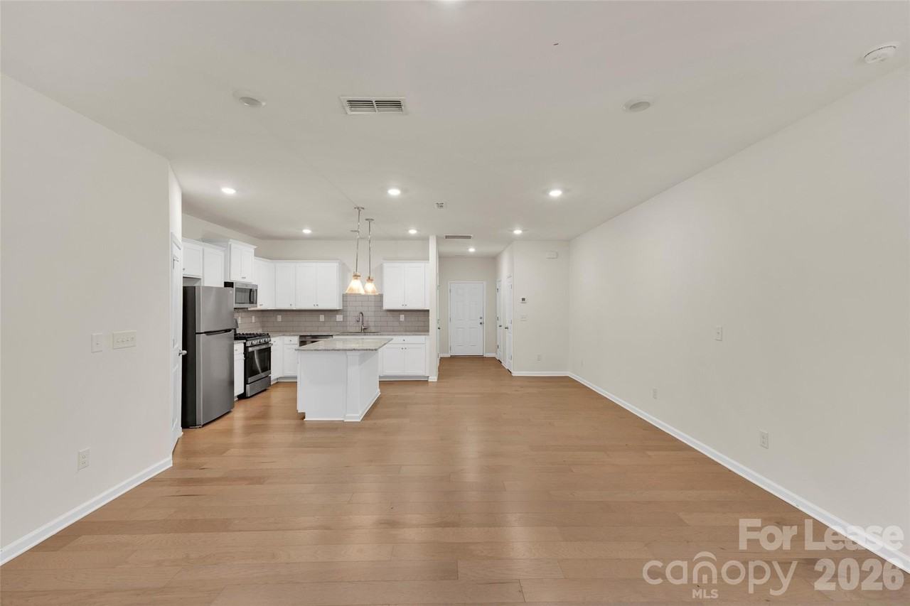 260 Abington St - Photo 5 of 27