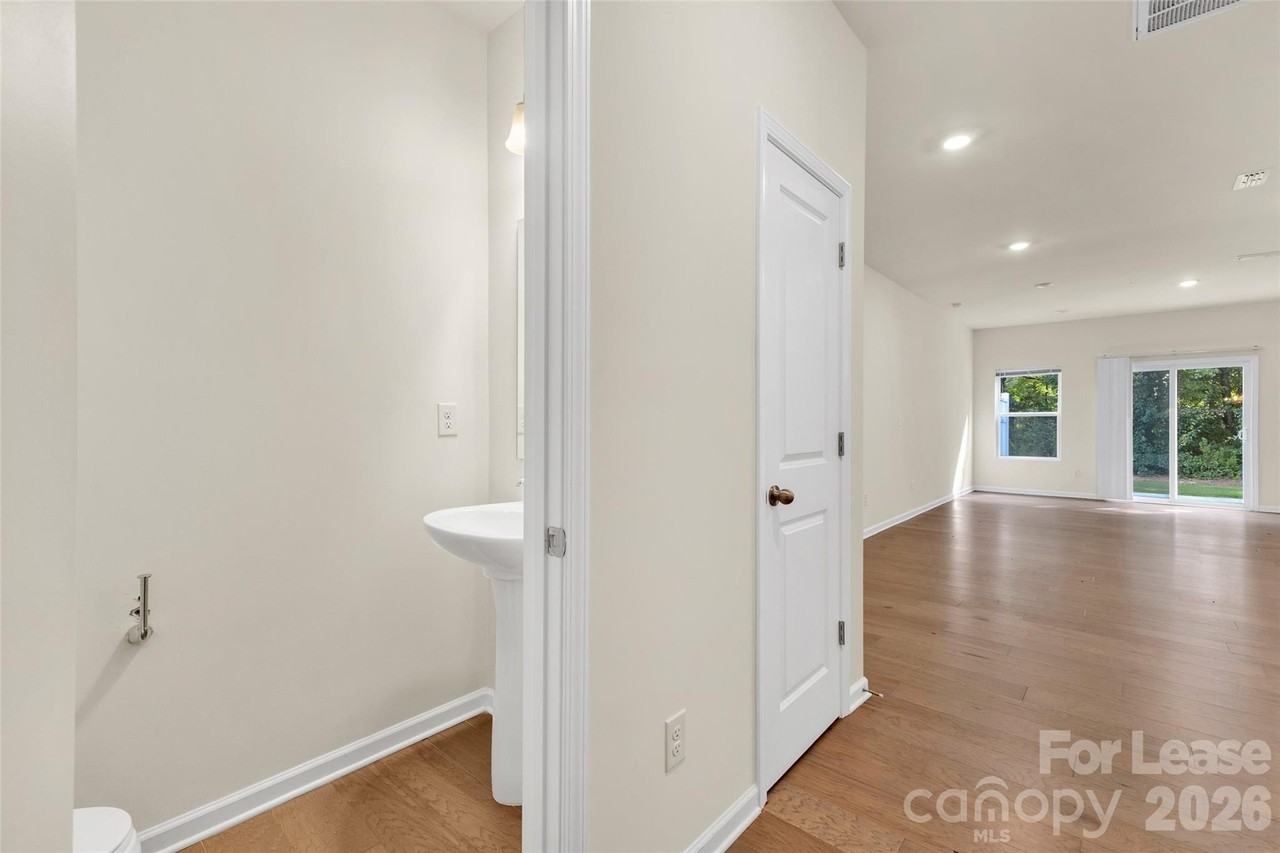 260 Abington St - Photo 7 of 27