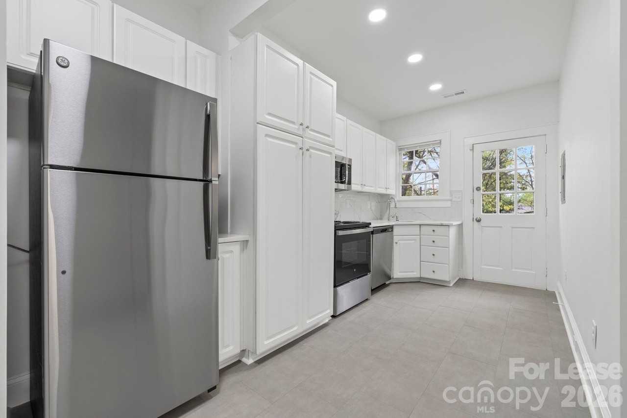2112 Crescent Ave #4 - Photo 7 of 37