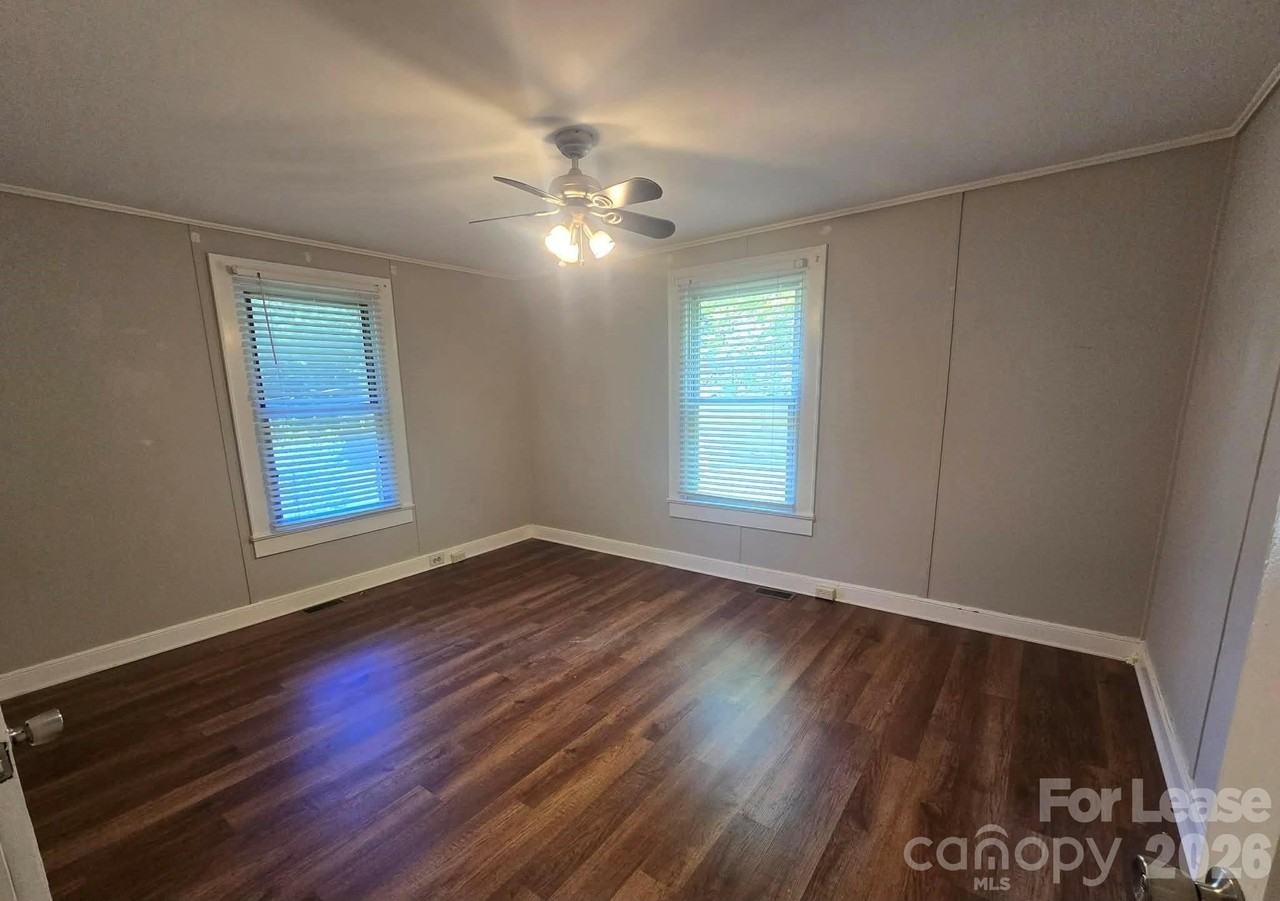 234 Skipper St - Photo 5 of 11