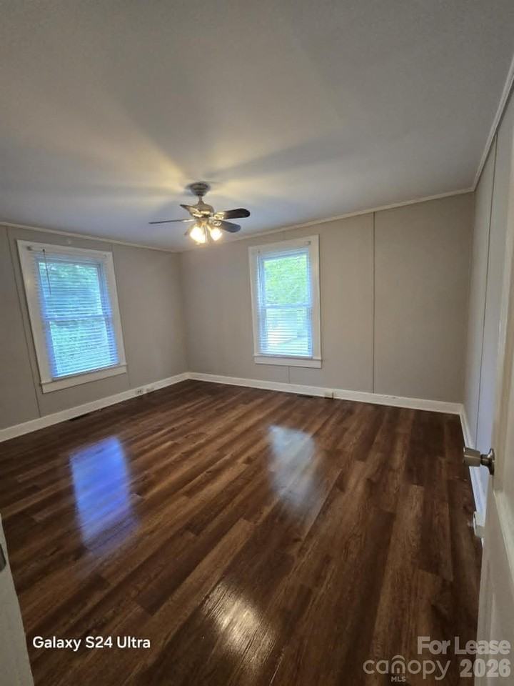 234 Skipper St - Photo 6 of 11