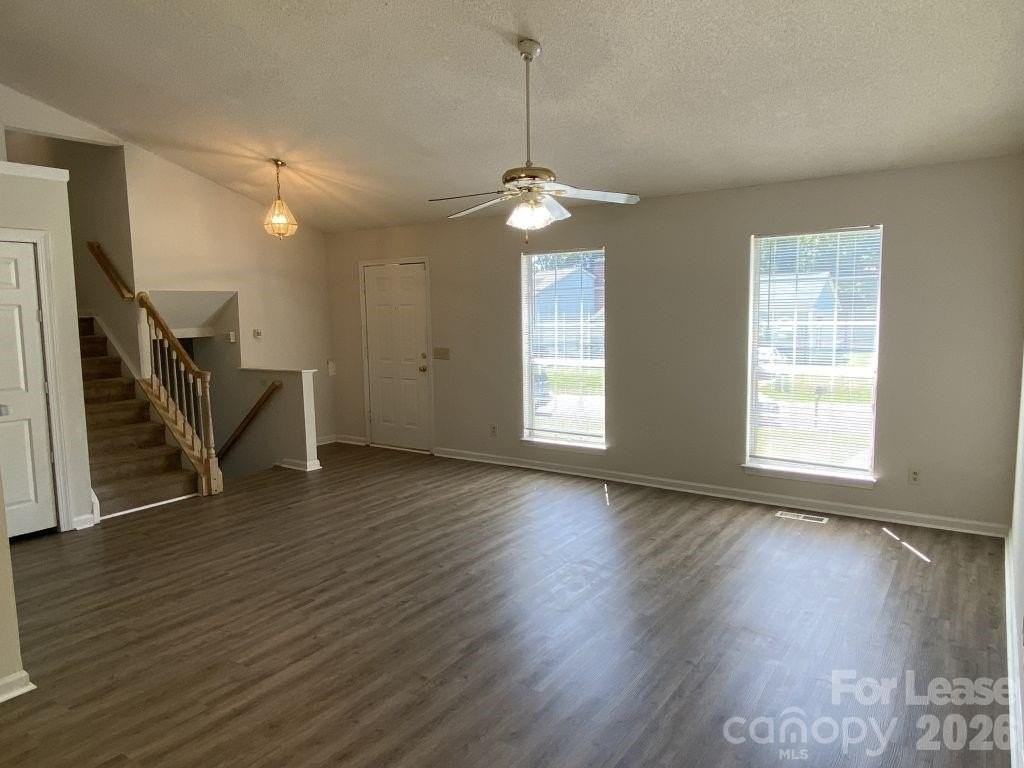 3122 Periwinkle Ct - Photo 2 of 27