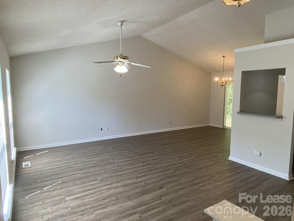 3122 Periwinkle Ct - Photo 3 of 27