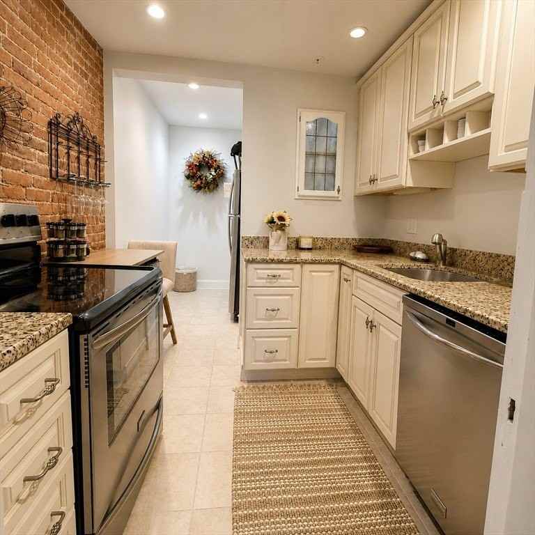 177 Commonwealth Ave - Photo 7 of 9