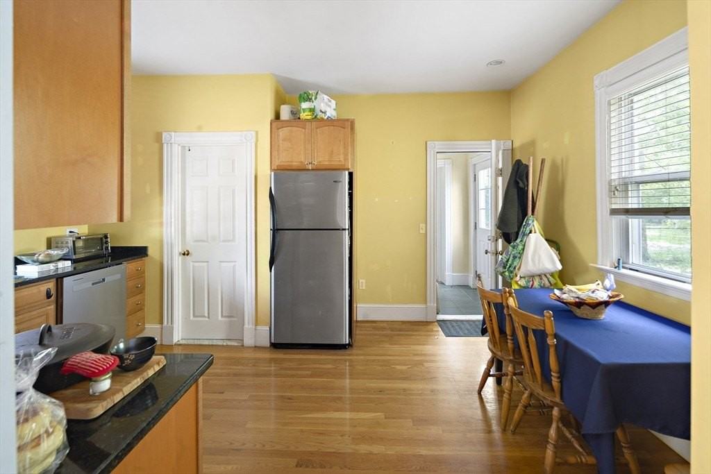 8 Leland St - Photo 7 of 17