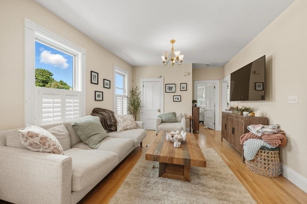 285 Neponset Ave - Photo 3 of 21