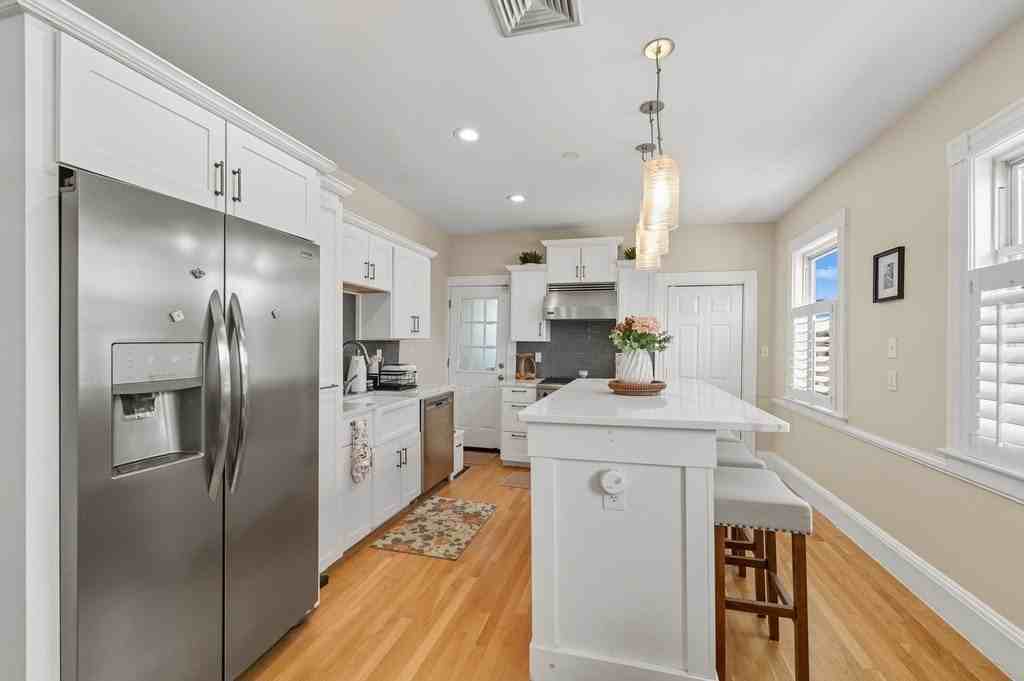 285 Neponset Ave - Photo 4 of 21