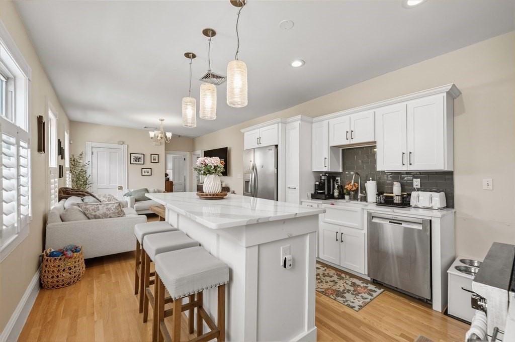 285 Neponset Ave - Photo 6 of 21